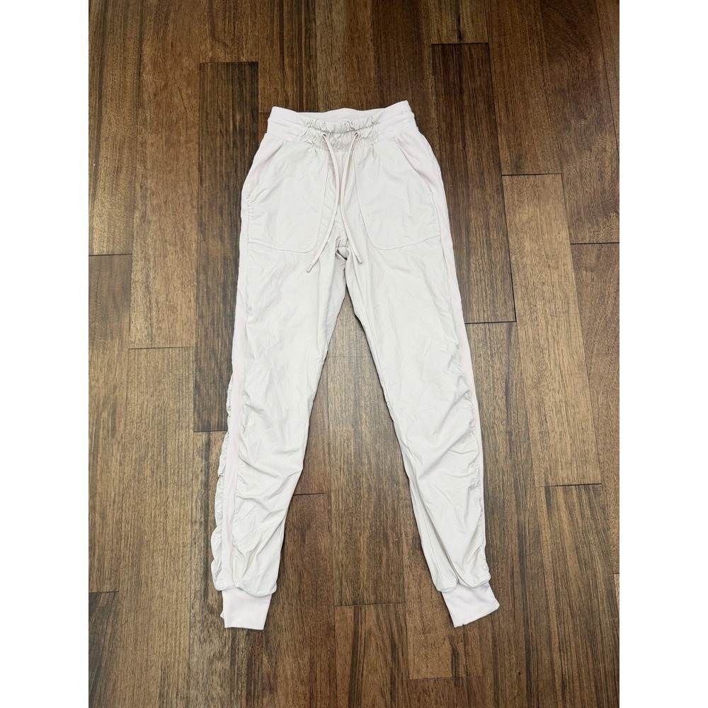 Lululemon Women's Jogger Dance Studio Tan Size 2